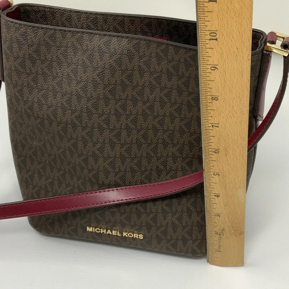 Michael Kors Kimberly‎ Small Bucket Crossbody Purse Brown Merlot Strap Magnetic